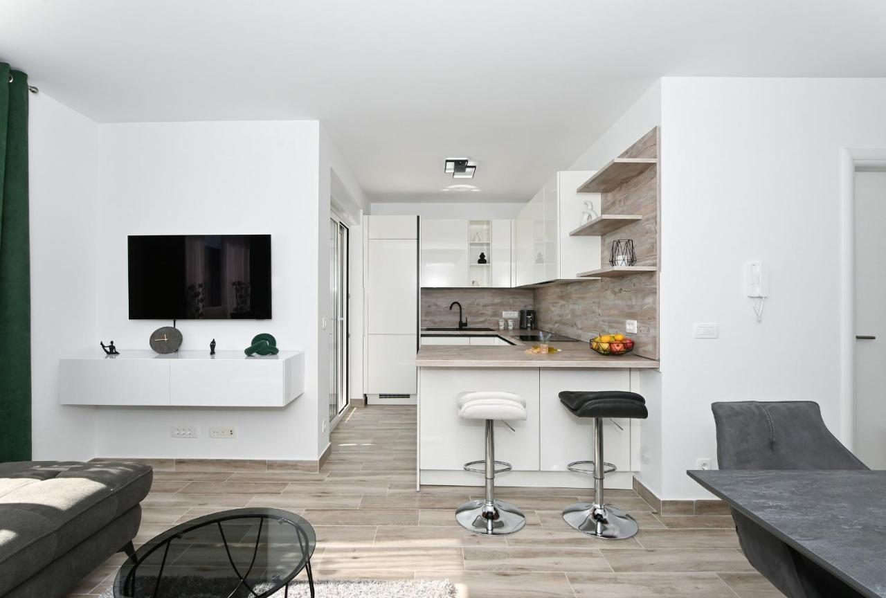 Kaštela Luxury Apartment White Crystal מראה חיצוני תמונה