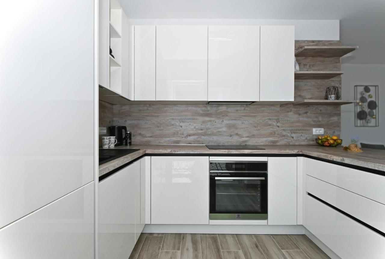 Kaštela Luxury Apartment White Crystal מראה חיצוני תמונה