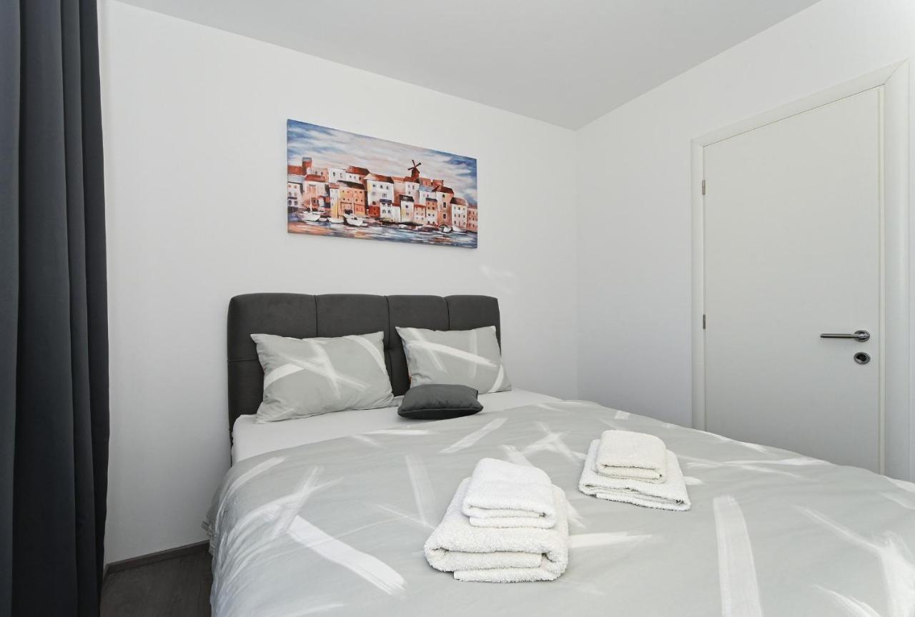 Kaštela Luxury Apartment White Crystal מראה חיצוני תמונה